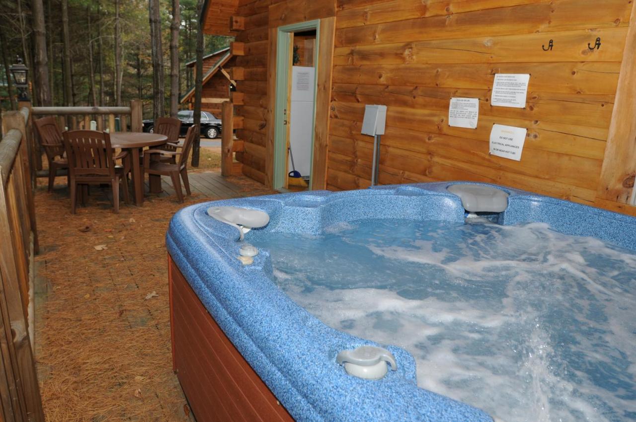 The Cabins At Pine Haven - Beckley Beaver Exterior photo