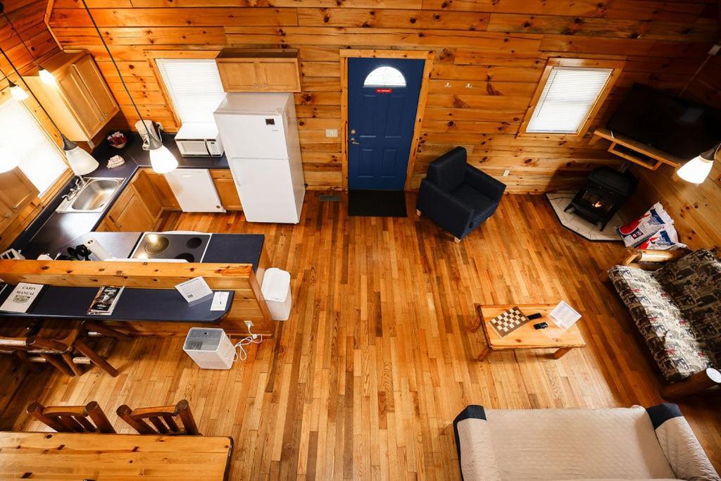 The Cabins At Pine Haven - Beckley Beaver Exterior photo